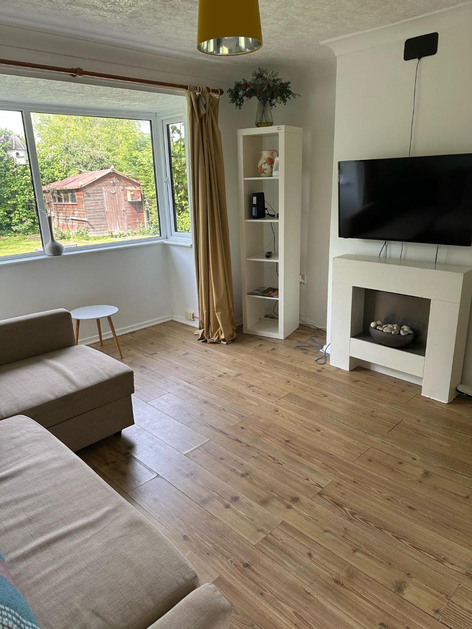 House Number 8 Sleeps Up To 6 People With Smart Tvs In Every Room Wellington  Zewnętrze zdjęcie