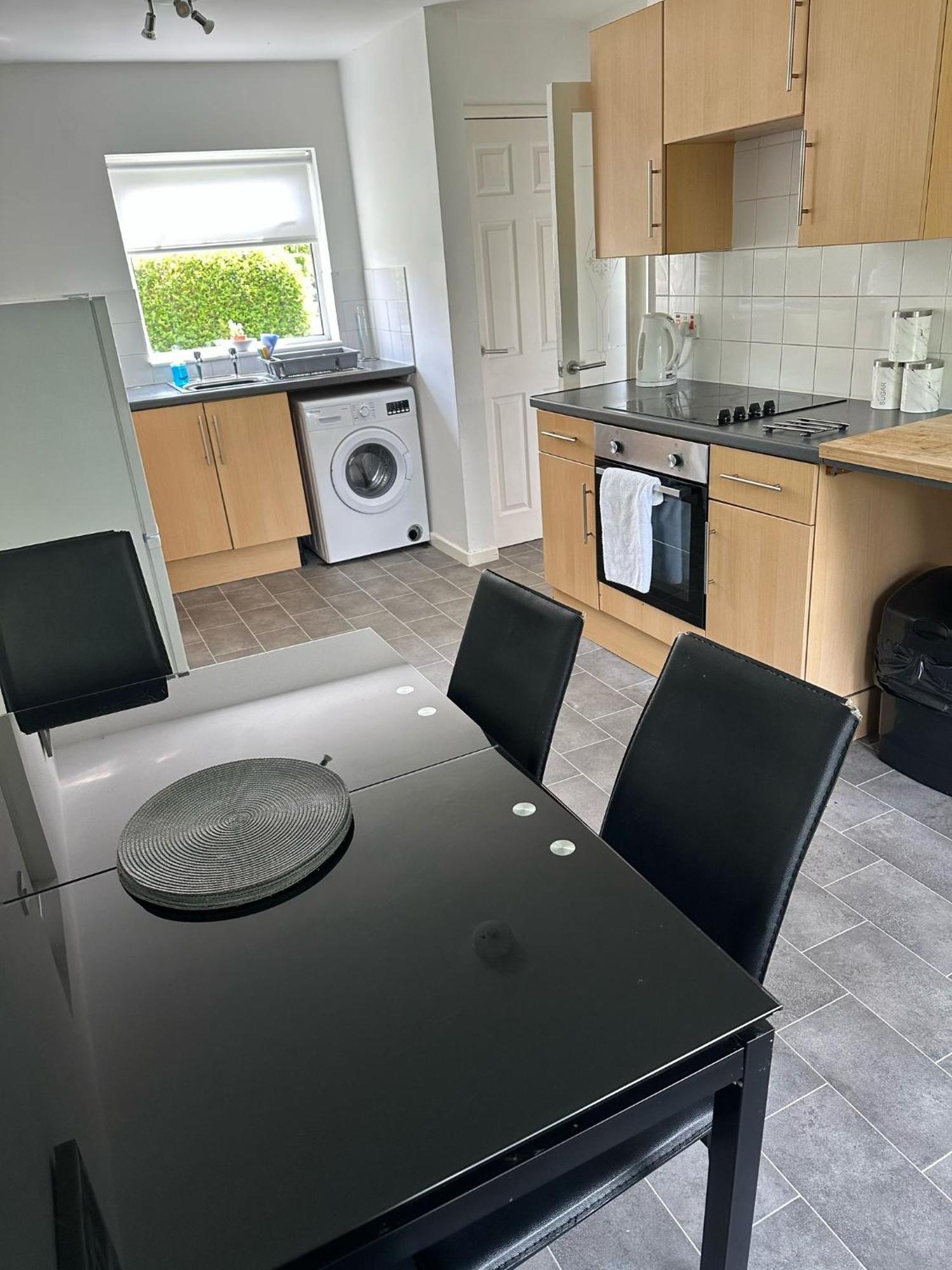 House Number 8 Sleeps Up To 6 People With Smart Tvs In Every Room Wellington  Zewnętrze zdjęcie